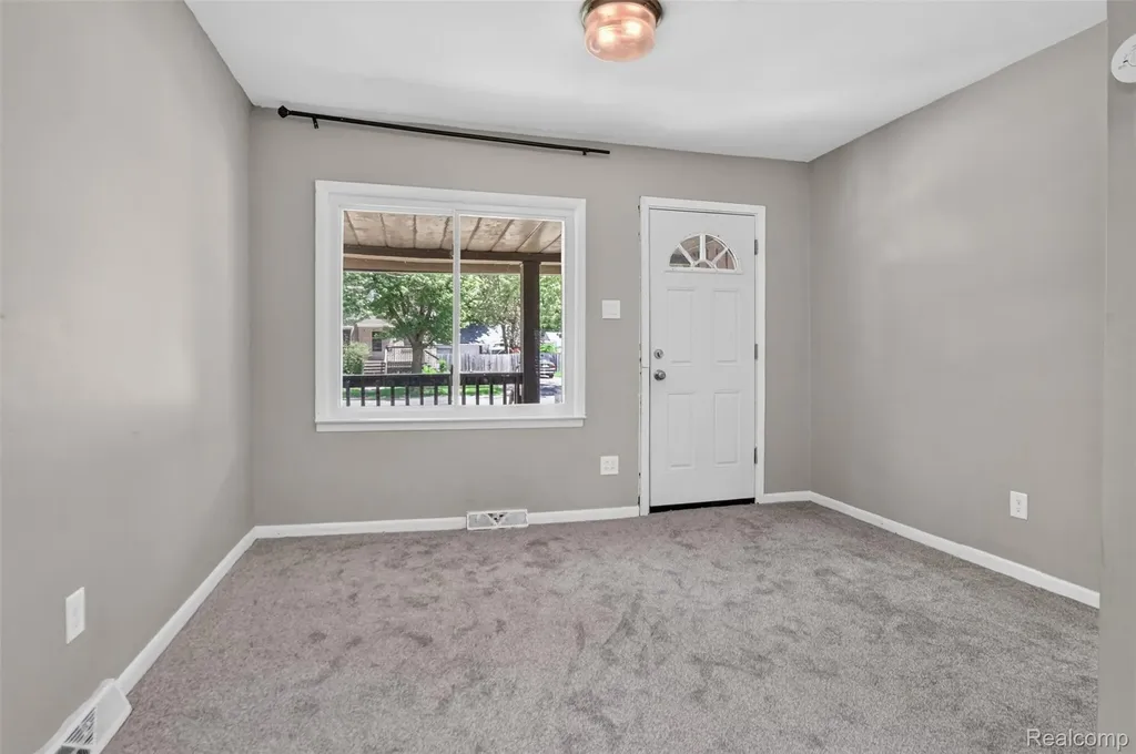 25505 Keeler Redford Charter Township MI 48239