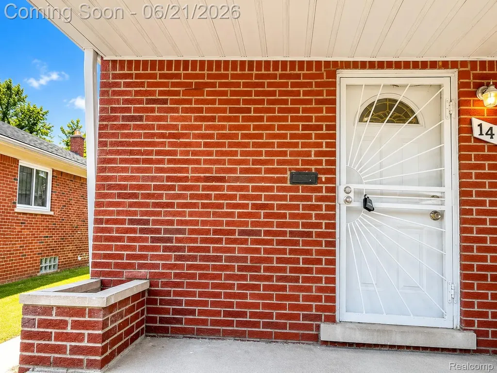 7140 Iowa Street Detroit City MI 48212
