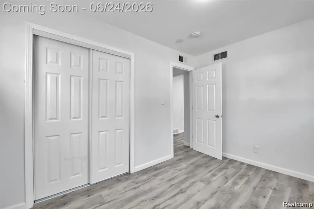 24409 Bolam Avenue Warren City MI 48089