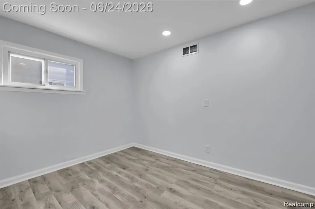 24409 Bolam Avenue Warren City MI 48089