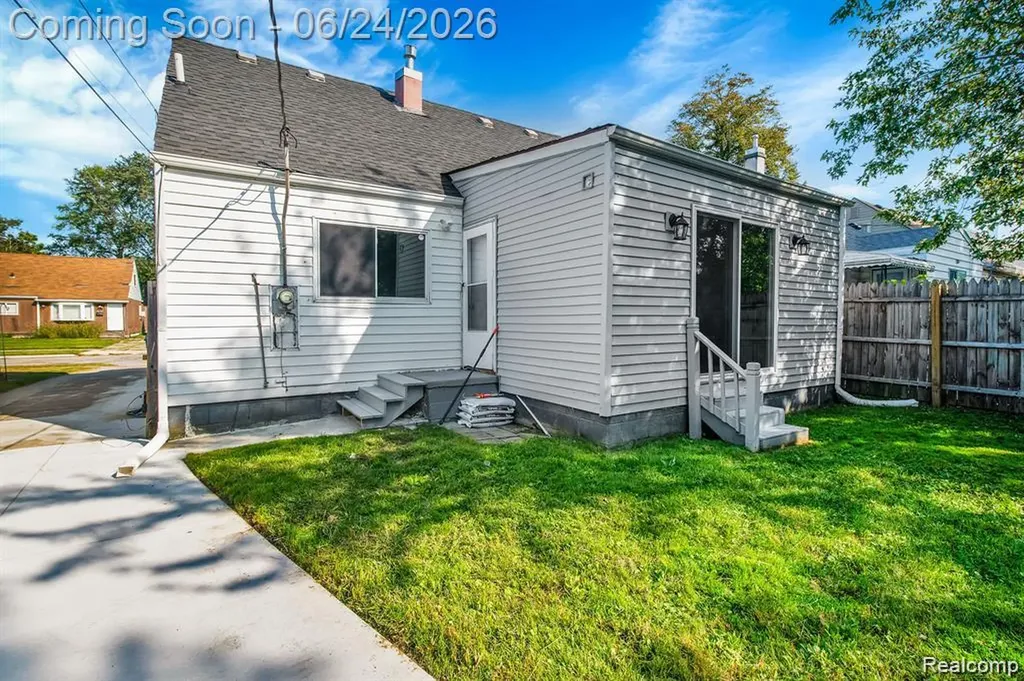 24409 Bolam Avenue Warren City MI 48089