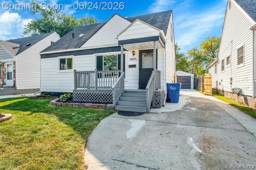24409 Bolam Avenue Warren City MI 48089