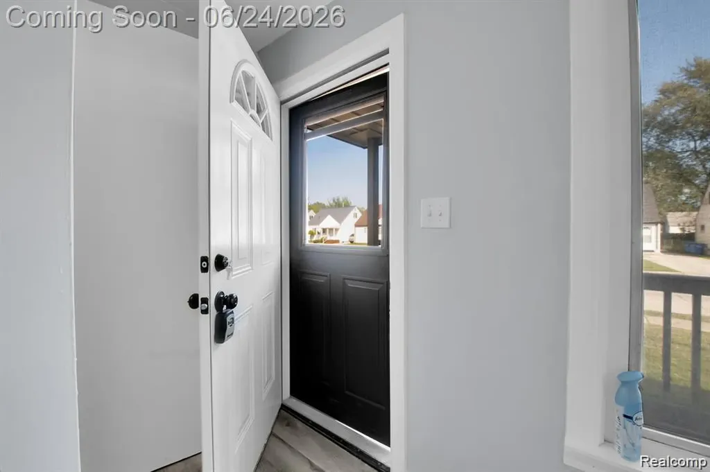 24409 Bolam Avenue Warren City MI 48089