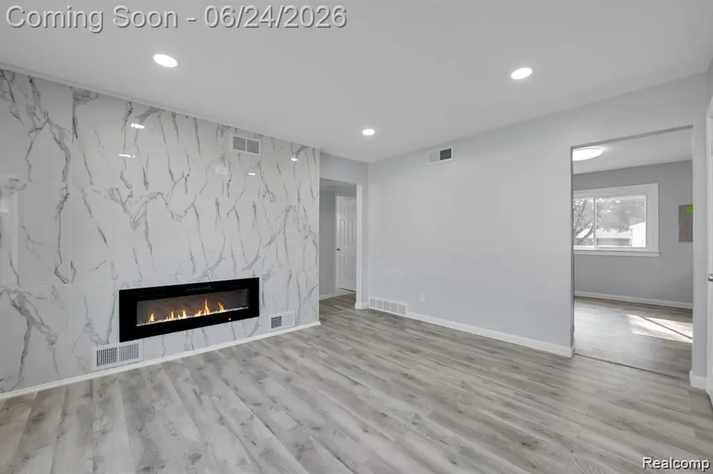 24409 Bolam Avenue Warren City MI 48089