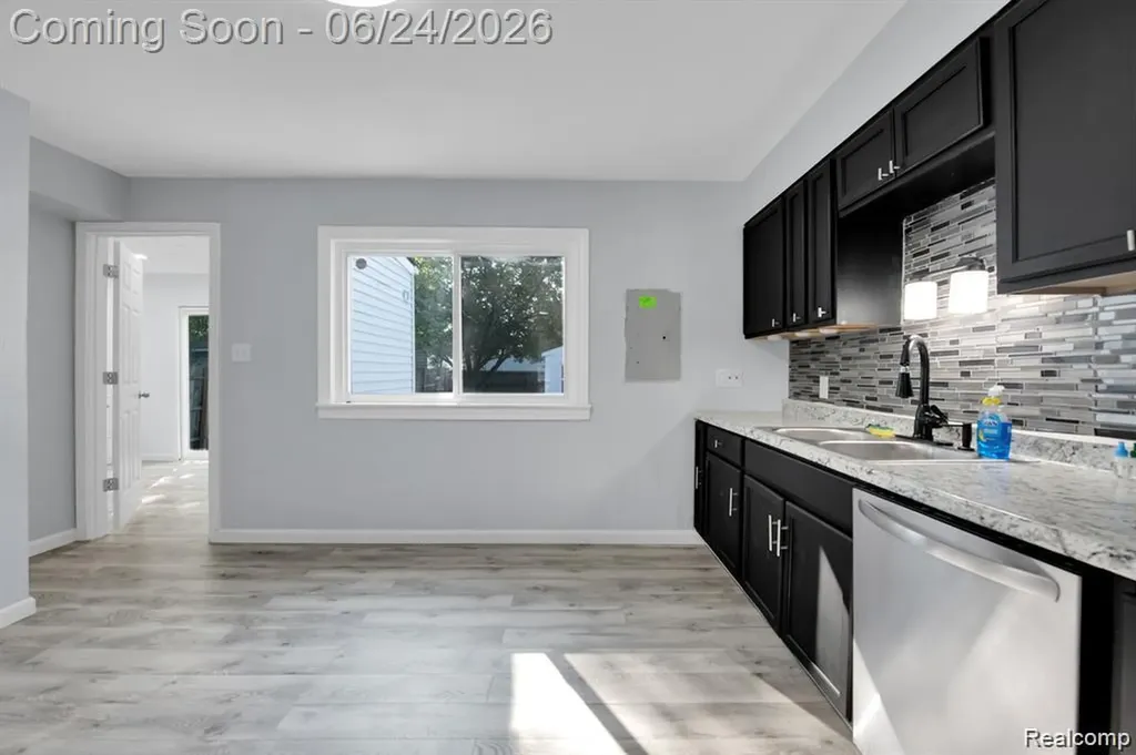 24409 Bolam Avenue Warren City MI 48089