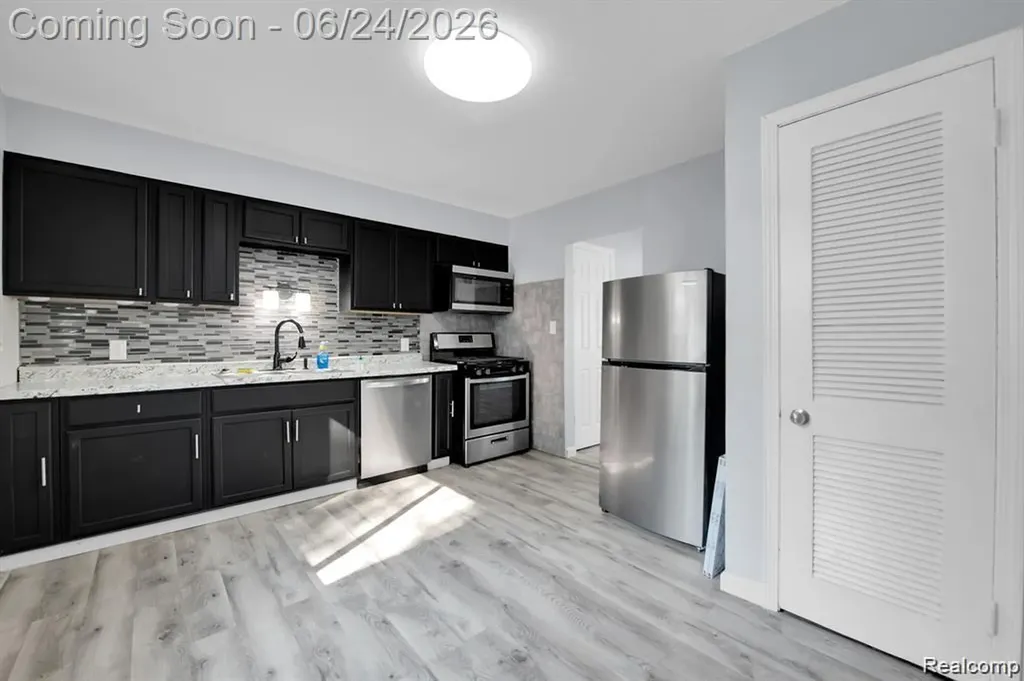 24409 Bolam Avenue Warren City MI 48089
