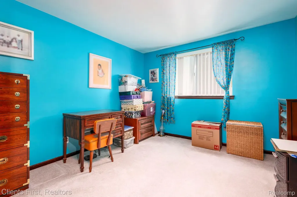 22999 Valley View Drive Southfield City MI 48033