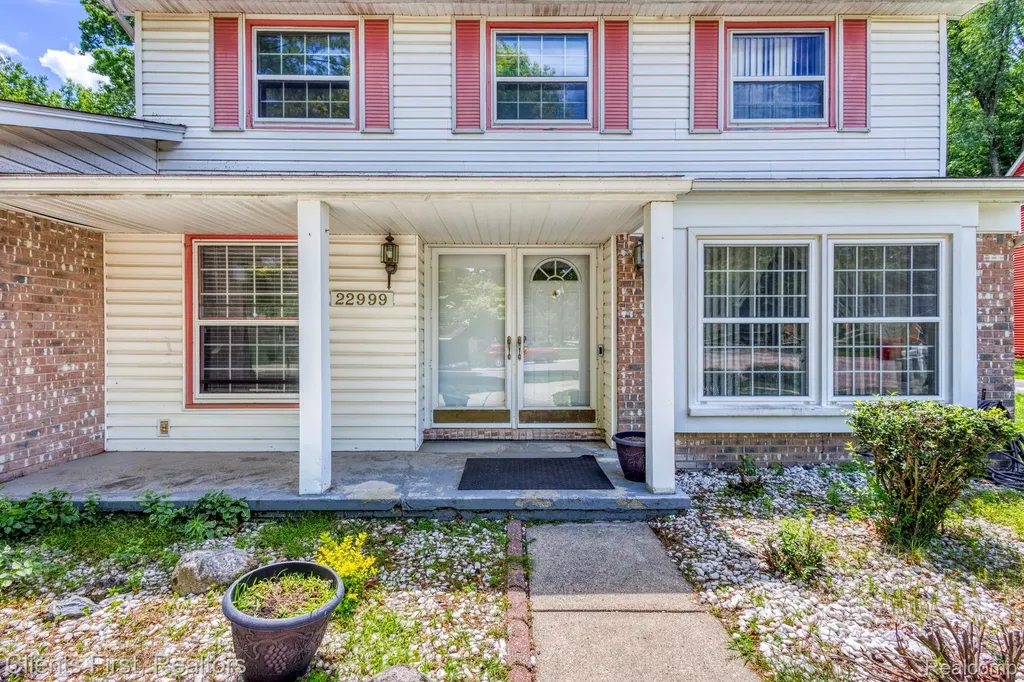22999 Valley View Drive Southfield City MI 48033