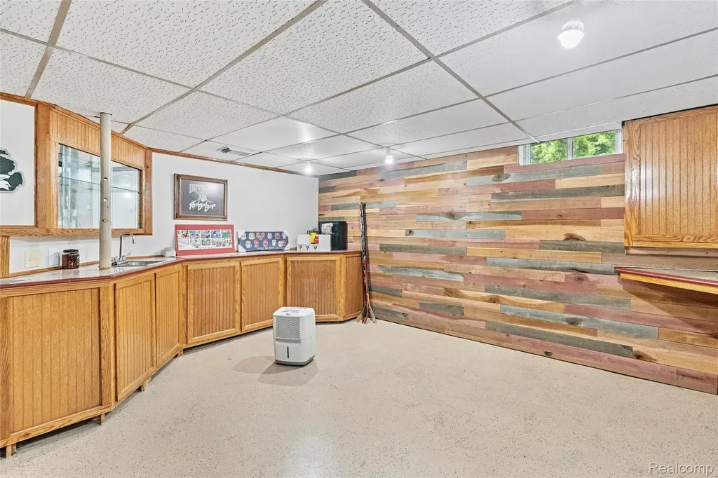 403 S Davison Street Davison City MI 48423