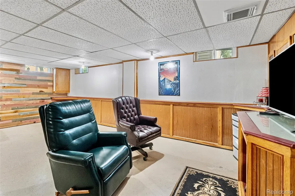 403 S Davison Street Davison City MI 48423