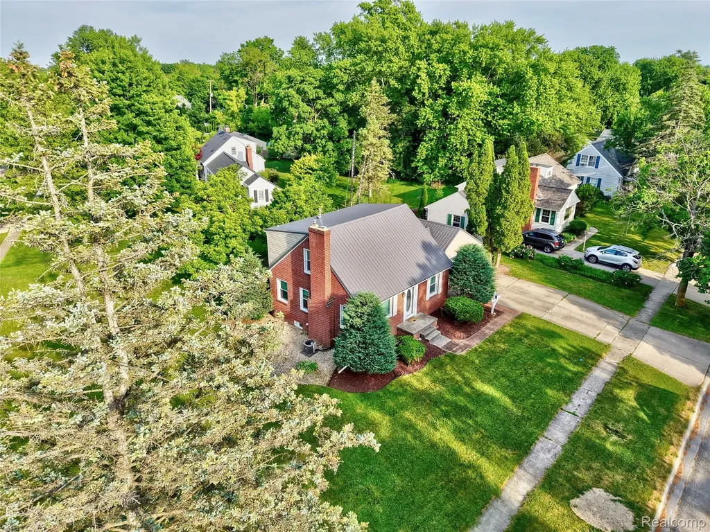 403 S Davison Street Davison City MI 48423