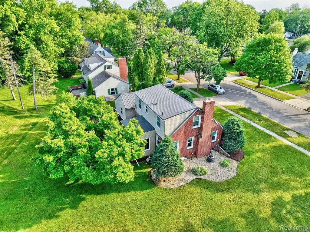 403 S Davison Street Davison City MI 48423