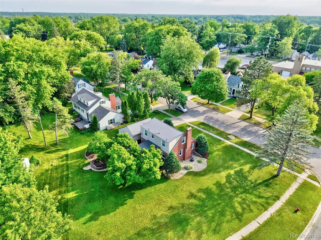 403 S Davison Street Davison City MI 48423