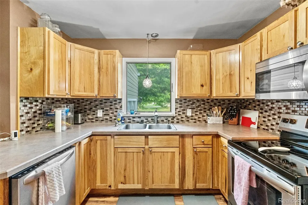 403 S Davison Street Davison City MI 48423