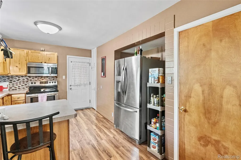 403 S Davison Street Davison City MI 48423