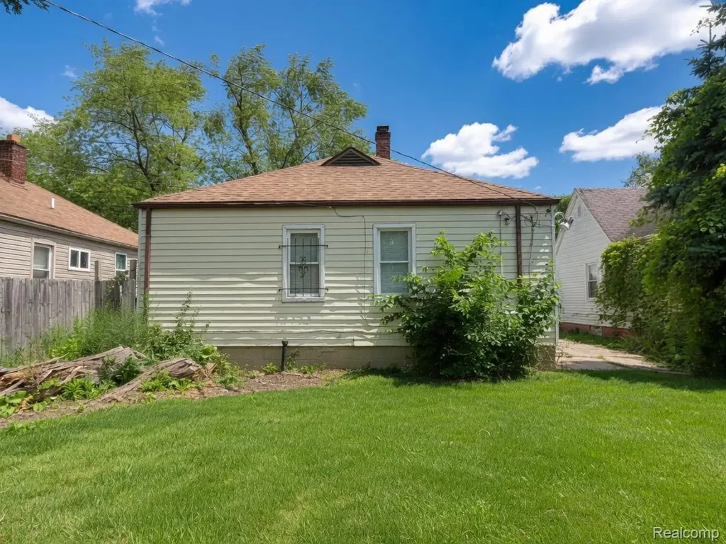 2241 Fullerton Street Detroit City MI 48238