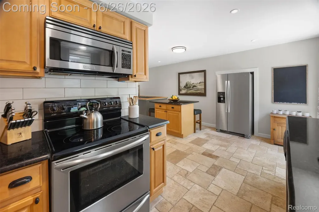 11997 Ruth Street Green Oak Township MI 48178
