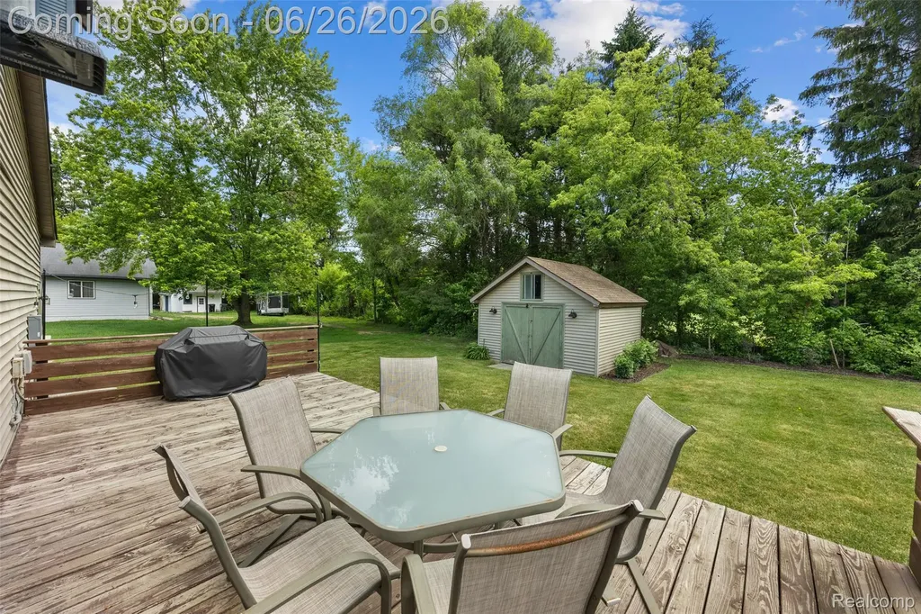 11997 Ruth Street Green Oak Township MI 48178