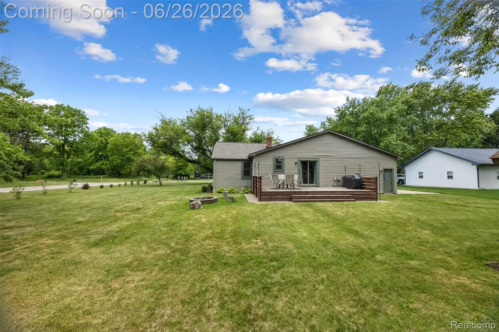 11997 Ruth Street Green Oak Township MI 48178