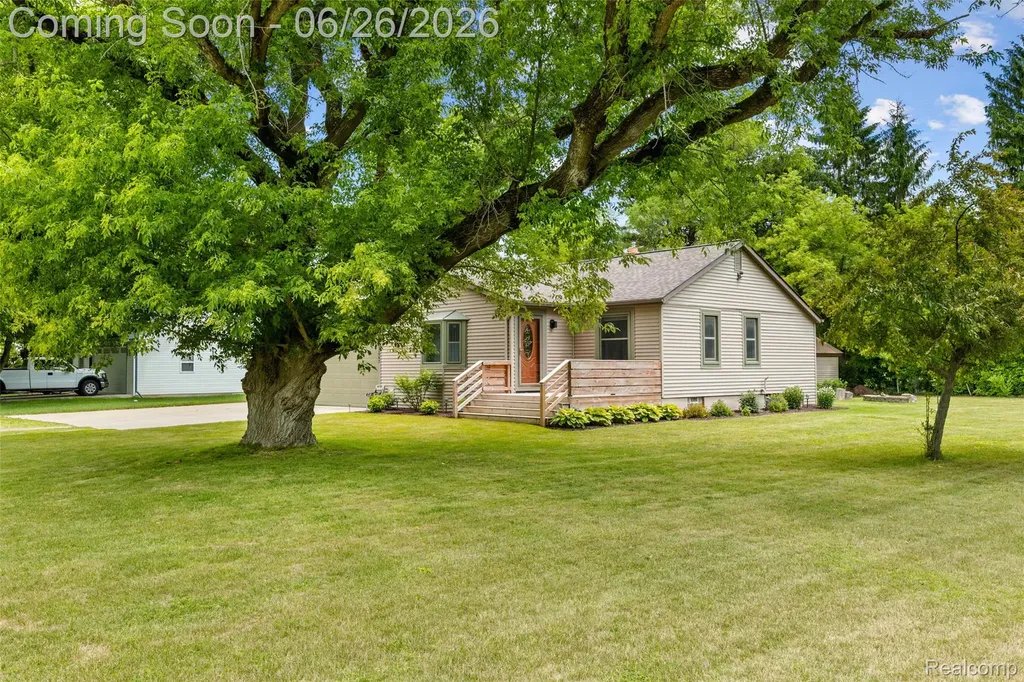 11997 Ruth Street Green Oak Township MI 48178