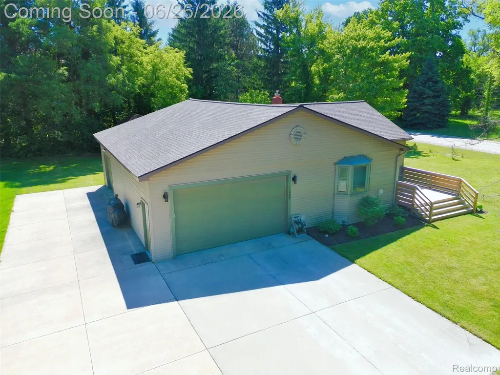 11997 Ruth Street Green Oak Township MI 48178