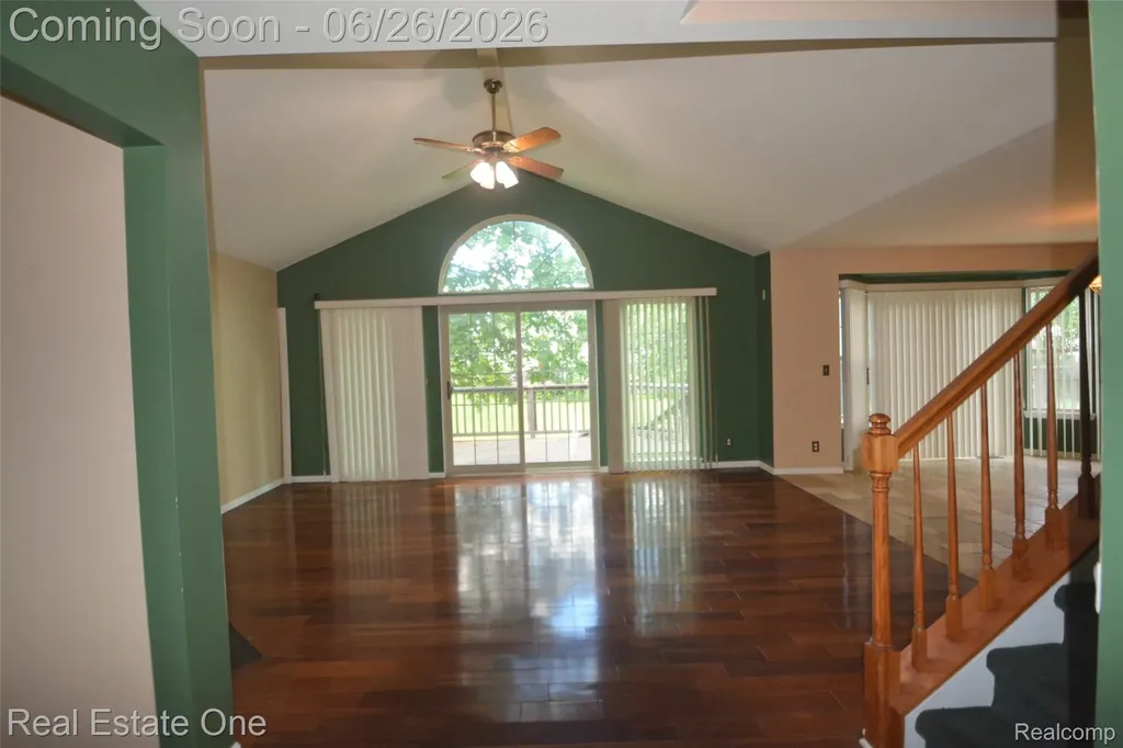 2140 W View Court Lake Orion Village MI 48360