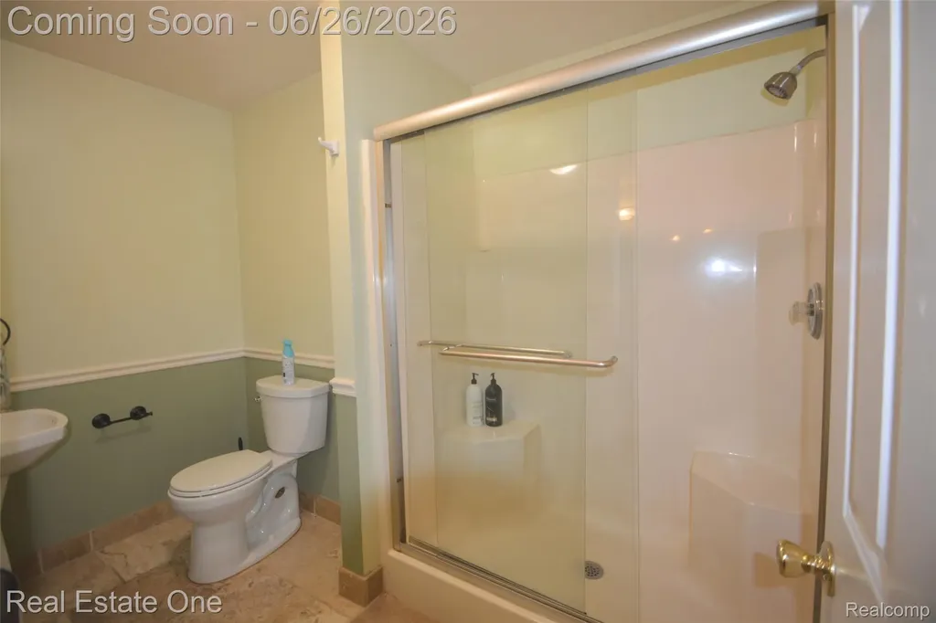 2140 W View Court Lake Orion Village MI 48360