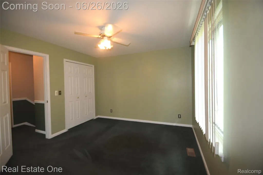 2140 W View Court Lake Orion Village MI 48360