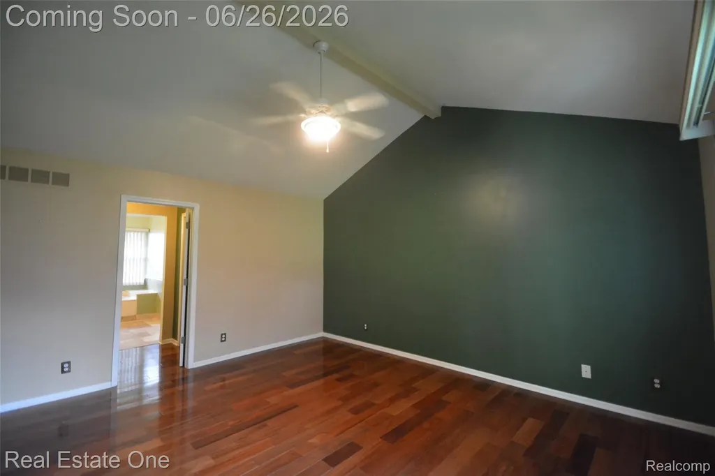 2140 W View Court Lake Orion Village MI 48360