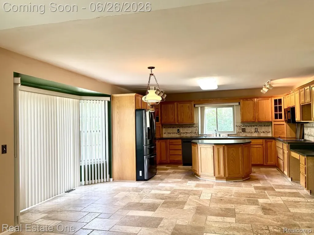 2140 W View Court Lake Orion Village MI 48360