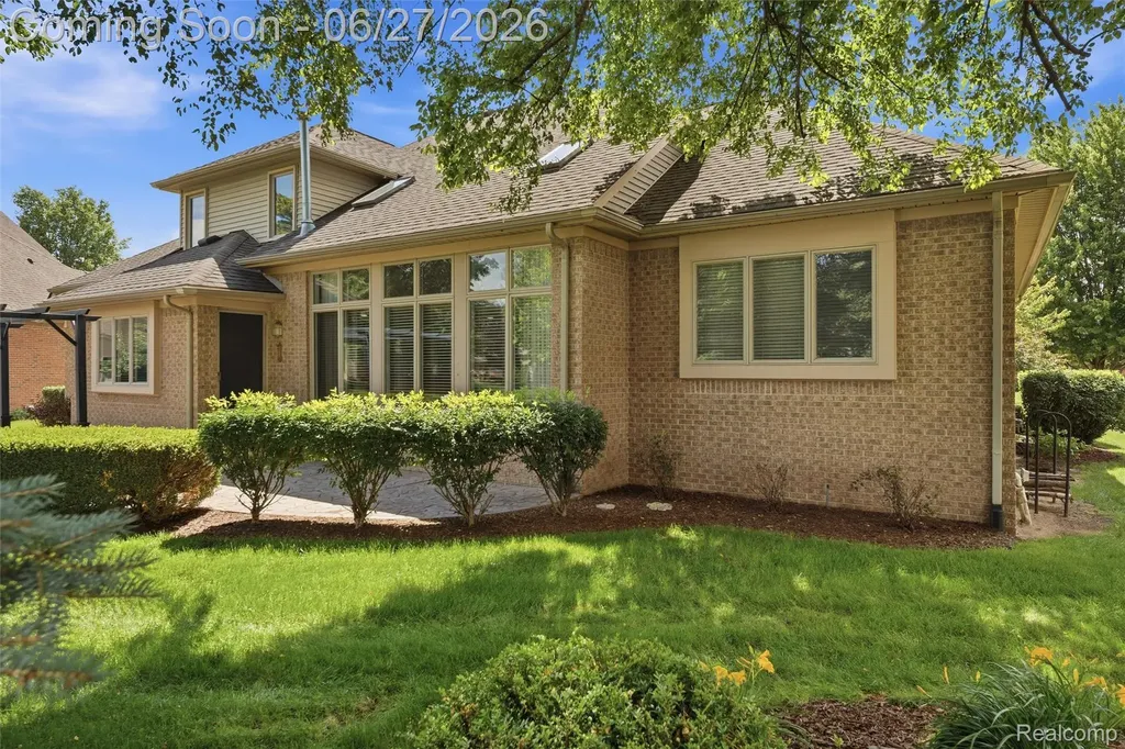 54138 Acadia Drive Macomb Township MI 48042
