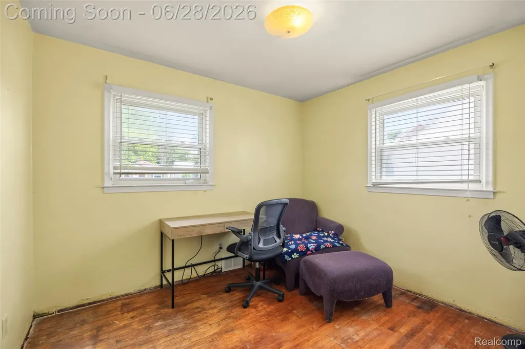 5735 N Silvery Lane Dearborn Heights City MI 48127