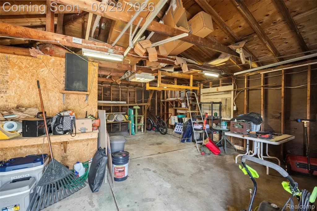 5735 N Silvery Lane Dearborn Heights City MI 48127