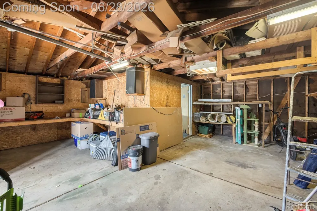 5735 N Silvery Lane Dearborn Heights City MI 48127