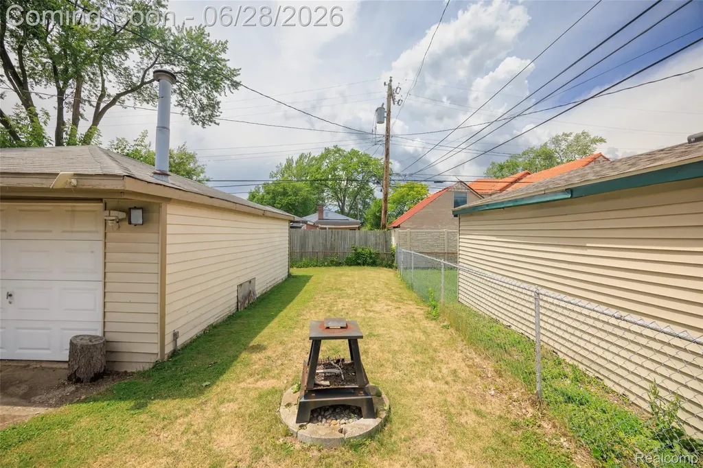 5735 N Silvery Lane Dearborn Heights City MI 48127