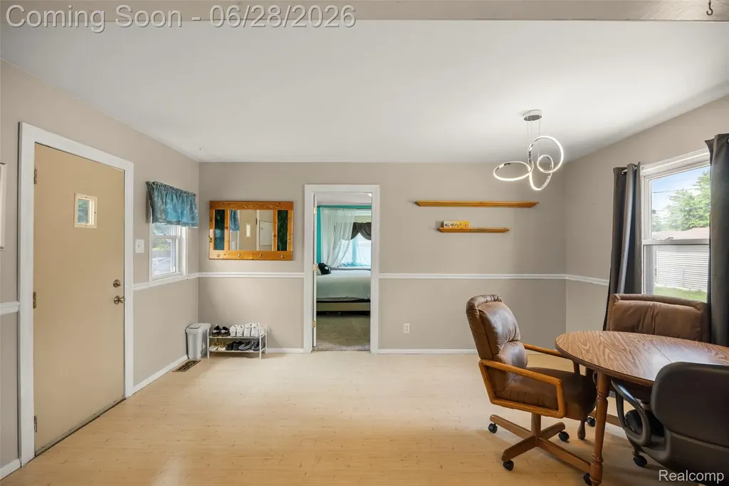 5735 N Silvery Lane Dearborn Heights City MI 48127
