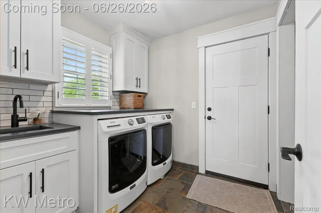 1393 Lake Shore Boulevard Orion Charter Township MI 48362