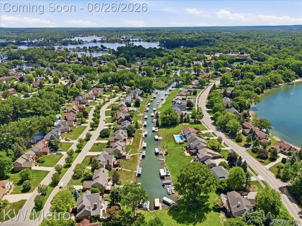 1393 Lake Shore Boulevard Orion Charter Township MI 48362
