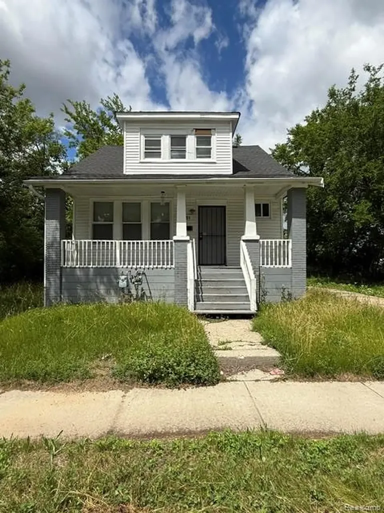 15851 Wildemere Street Detroit City MI 48238