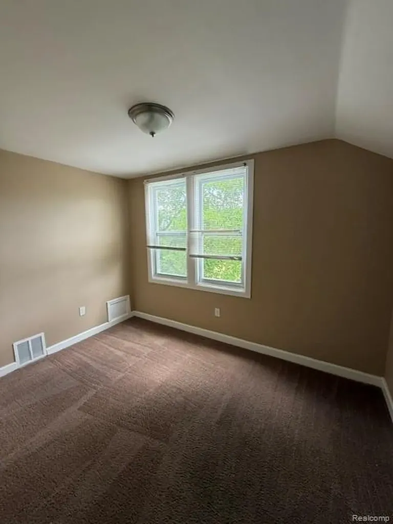 15851 Wildemere Street Detroit City MI 48238