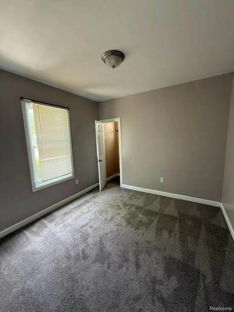 15851 Wildemere Street Detroit City MI 48238