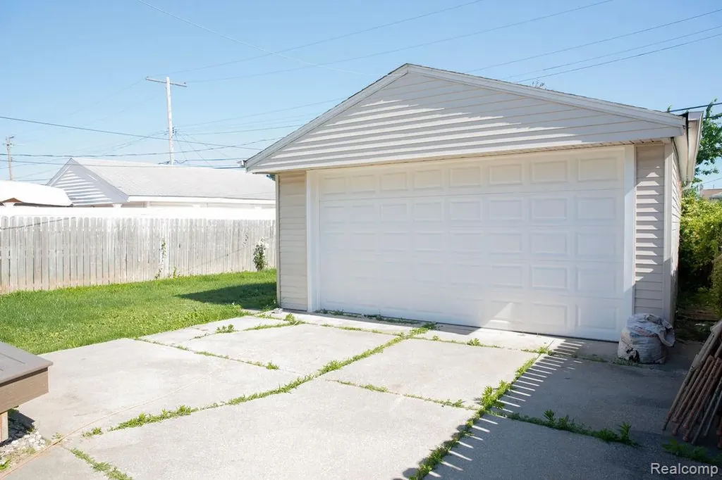 12772 Venness Street Southgate City MI 48195