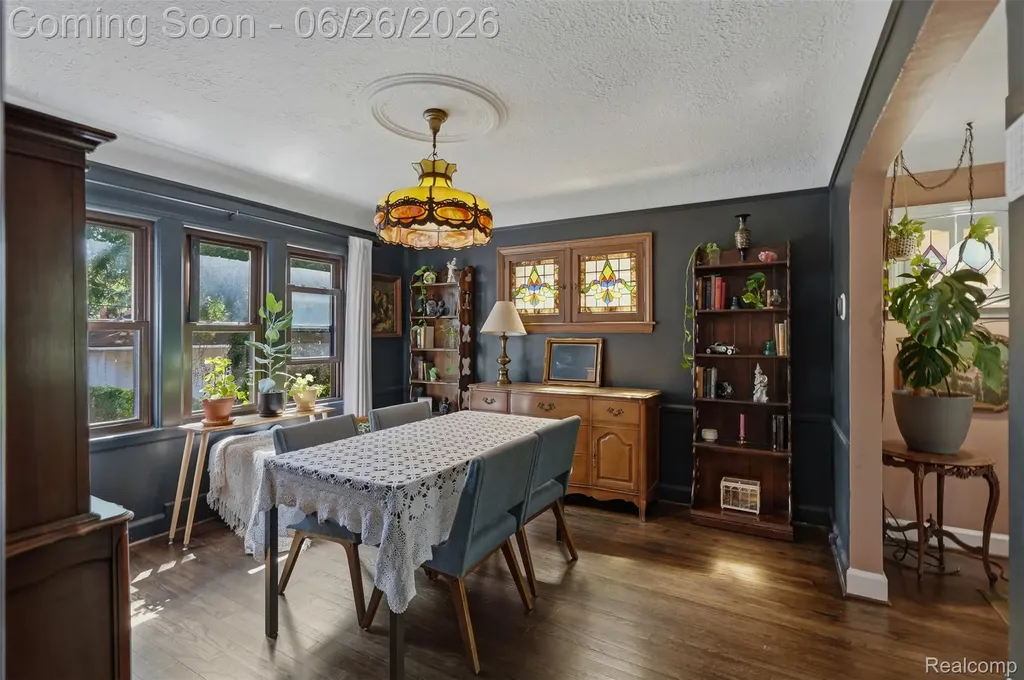461 Manor Street Grosse Pointe Farms City MI 48236