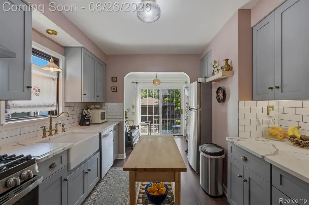 461 Manor Street Grosse Pointe Farms City MI 48236