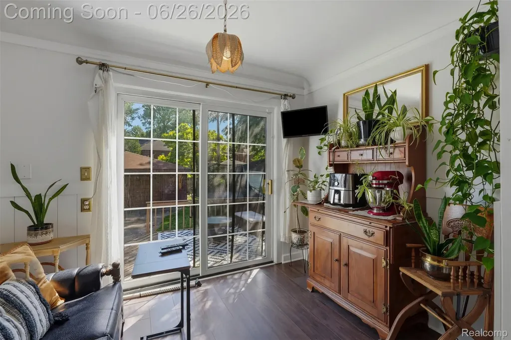 461 Manor Street Grosse Pointe Farms City MI 48236