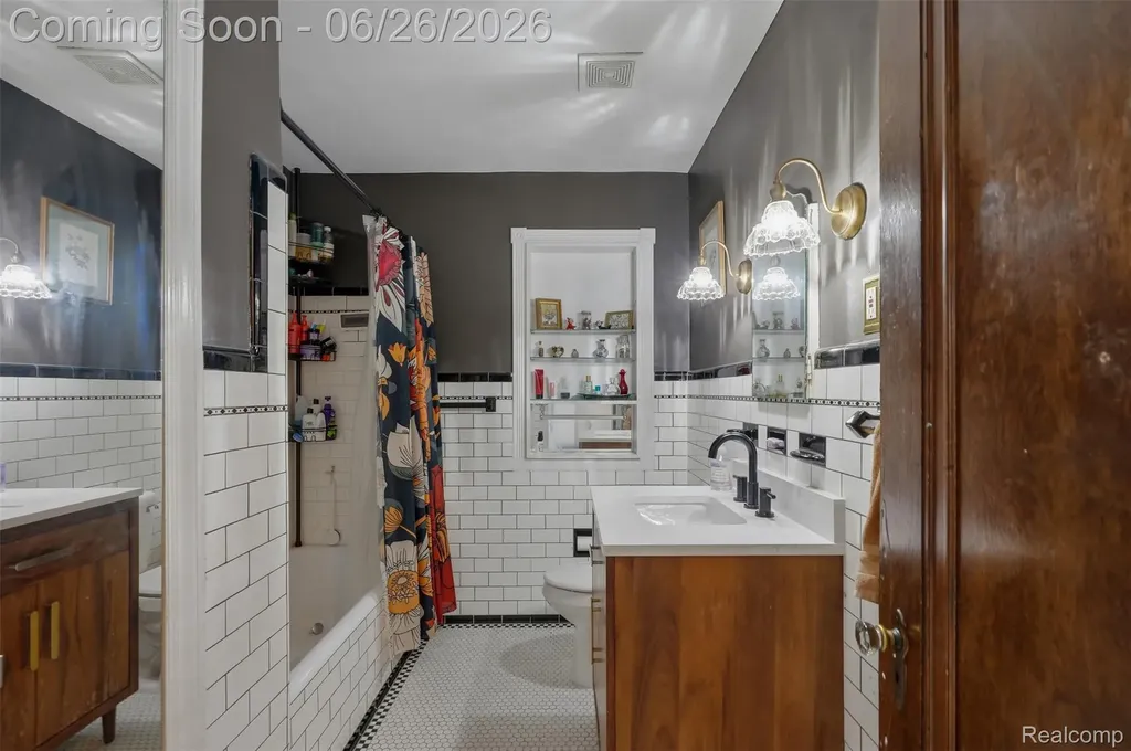 461 Manor Street Grosse Pointe Farms City MI 48236