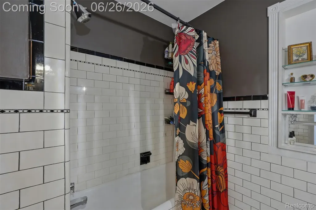 461 Manor Street Grosse Pointe Farms City MI 48236