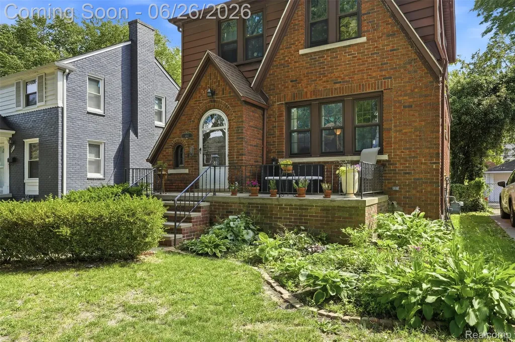 461 Manor Street Grosse Pointe Farms City MI 48236