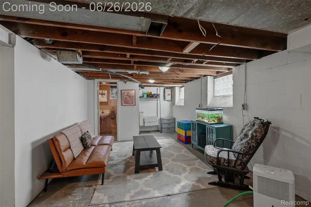 461 Manor Street Grosse Pointe Farms City MI 48236