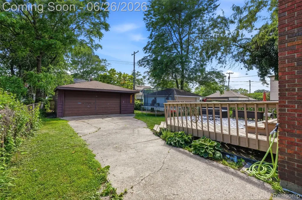 461 Manor Street Grosse Pointe Farms City MI 48236